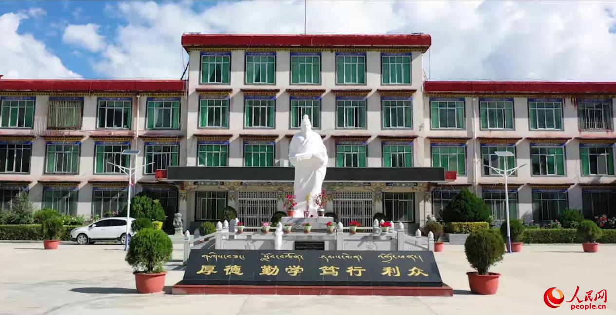 西藏藏醫(yī)院大學(xué)一角。人民網(wǎng)記者 次仁羅布攝