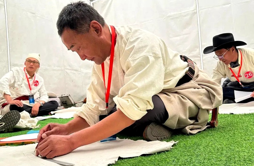 圖為“鄉(xiāng)村振興 那曲奮進”活動生產(chǎn)技能決賽現(xiàn)場。