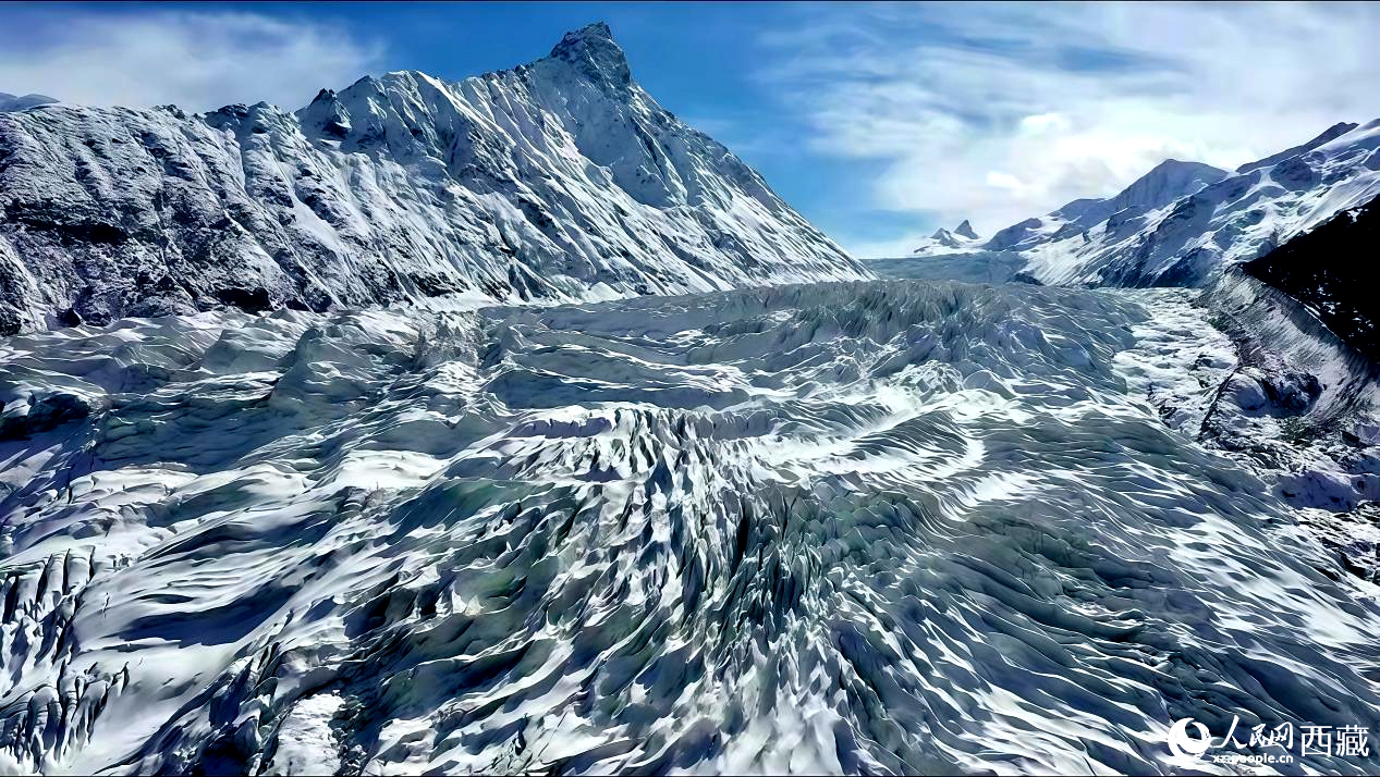 依噶冰川位于那曲市嘉黎縣尼屋鄉(xiāng)。