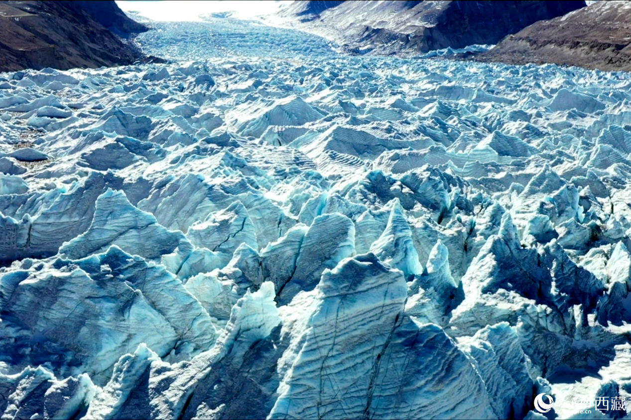40冰川位于山南市浪卡子縣卓木拉日康雪山下。