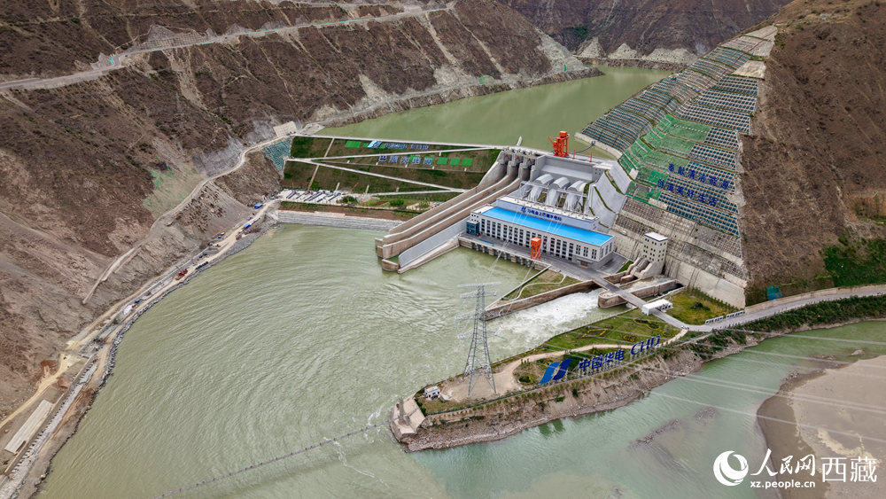 華電巴塘水電站首臺機組正式并網發(fā)電【2】