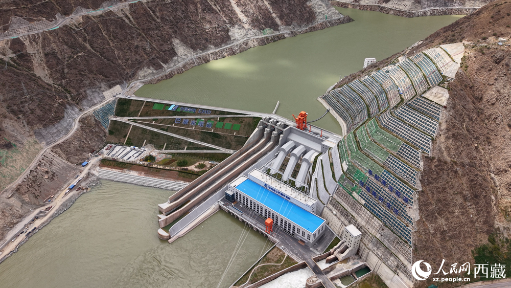 華電巴塘水電站首臺機組正式并網(wǎng)發(fā)電【3】