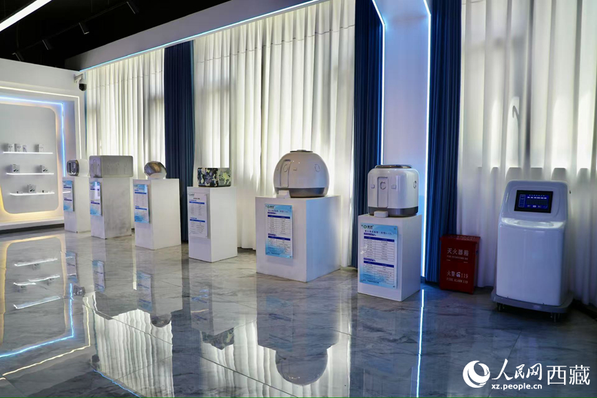 各類制氧產品。人民網記者 次仁羅布攝