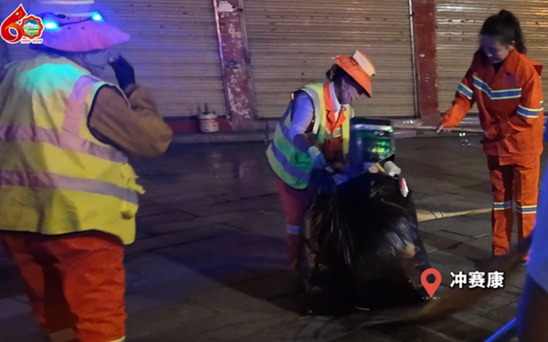 凌晨，拉薩街頭出現(xiàn)了一批人……