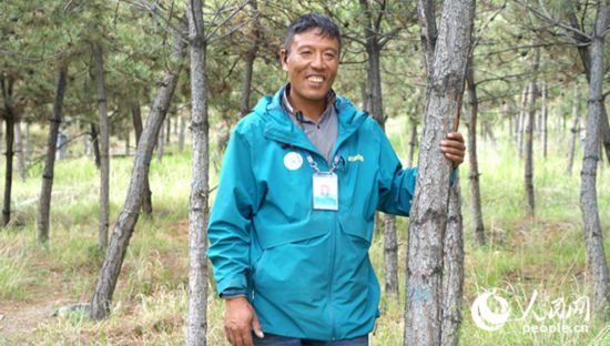 南山公園護林員扎西曲培。人民網(wǎng)記者 宋子節(jié)攝